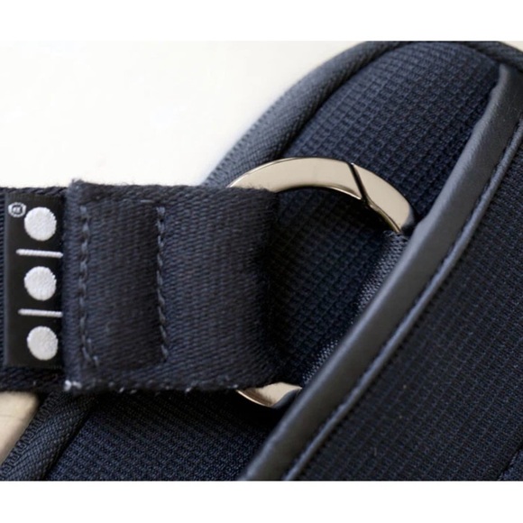 Hip Slip by ShootSac 17” Laptop Bag - Picture 4 of 5